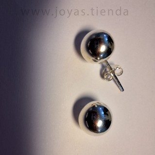 Pendientes Bola de Plata 925 8mm en detalle