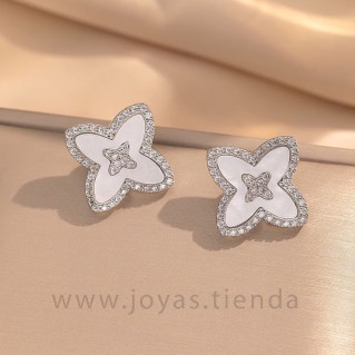 Pendientes Flor Blanca Plateados