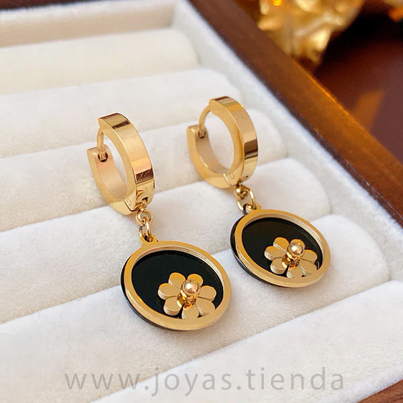 Pendientes Aro con Colgante Flor Dorada