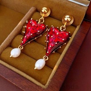 Pendientes Corazón Perla Rojo Escarlata detalle