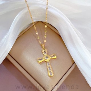 Cadena con Colgante Cruz Dorada