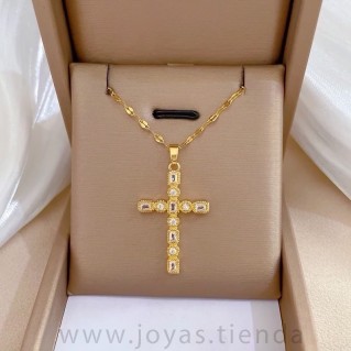 Cadena con Colgante Cruz Dorada Rectángulos
