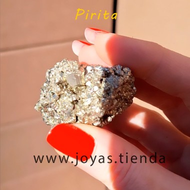 Pirita en Bruto Mano