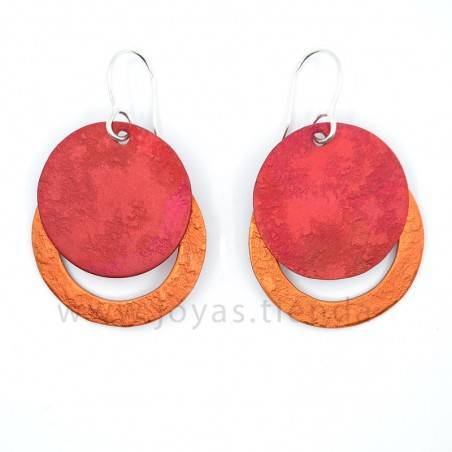 Pendientes redondos rojos y naranjas